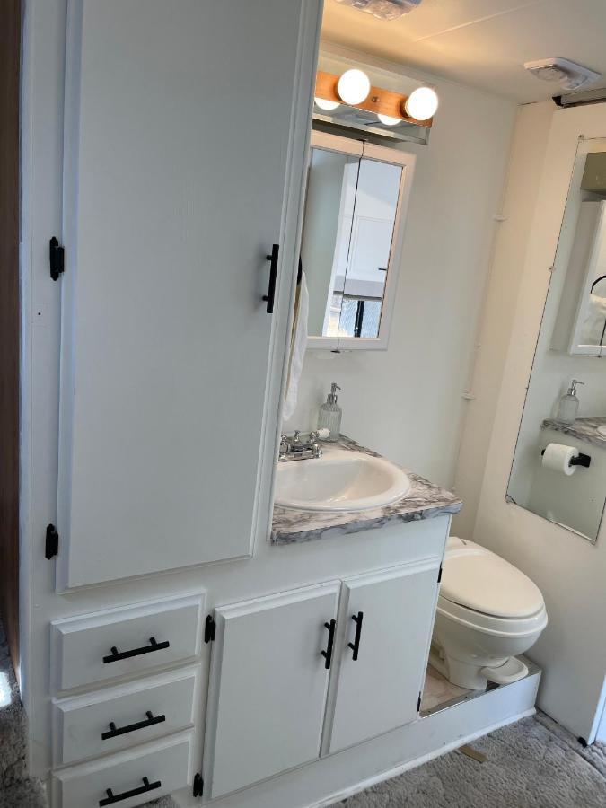 Rv2 Stunning Rv Private Netflix Freeparking Hotel Moreno Valley Exterior photo